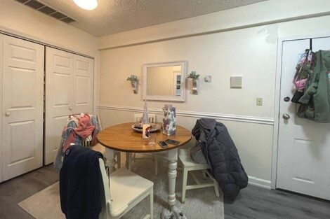 Apartment #4 - Dining Room