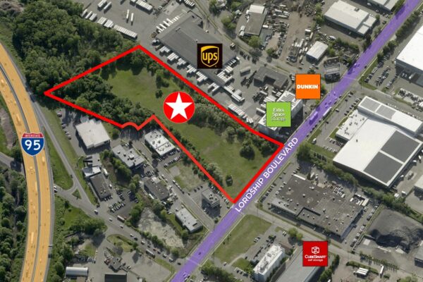 Strategic Frontage: 450' on Lordship Blvd with Immediate Access to I-95 (Exit 30) Aerial map of the 9.25-acre industrial property at 250 Lordship Boulevard in Stratford, CT, highlighting the 450 feet of frontage and its direct proximity to the I-95 highway exit.