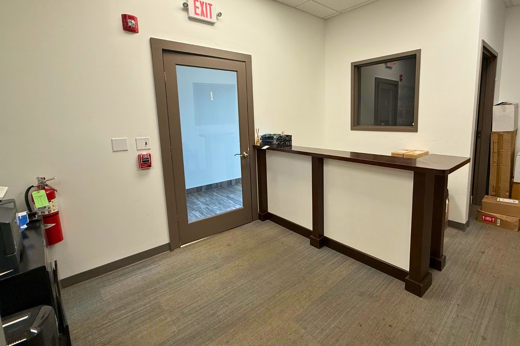 Suite 120 - Modern Reception Desk Suite 120 - Modern Reception Desk