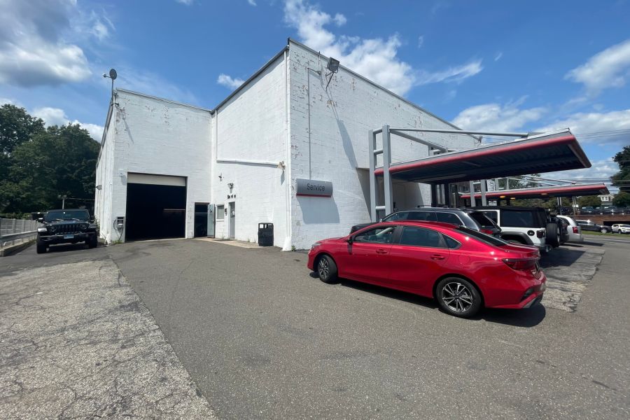 Side Entrance to Service Area Side Entrance to Service Area