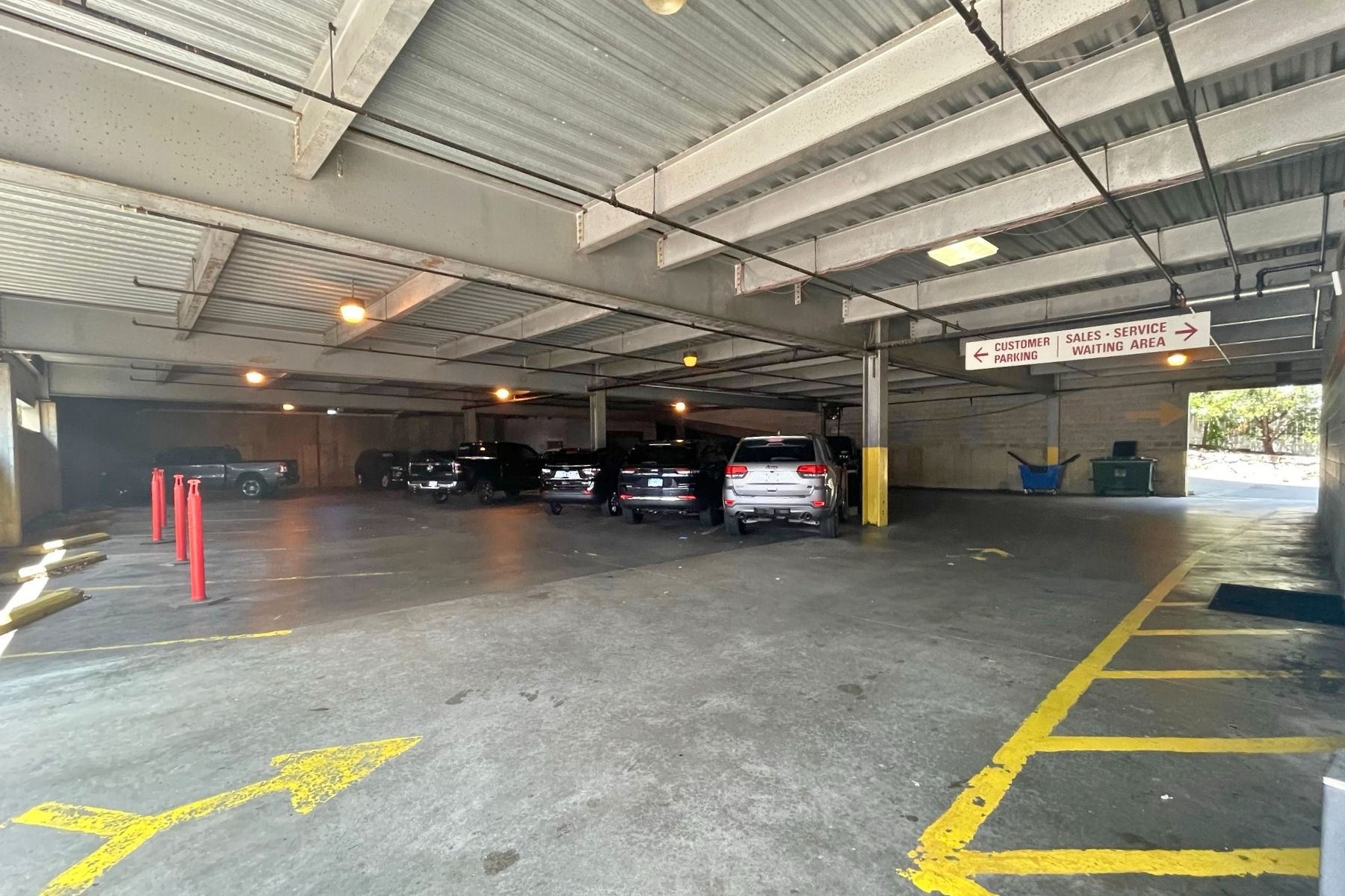9,456 SF Drive-Thru Garage with parking for 25 cars 9,456 SF Drive-Thru Garage with parking for 25 cars