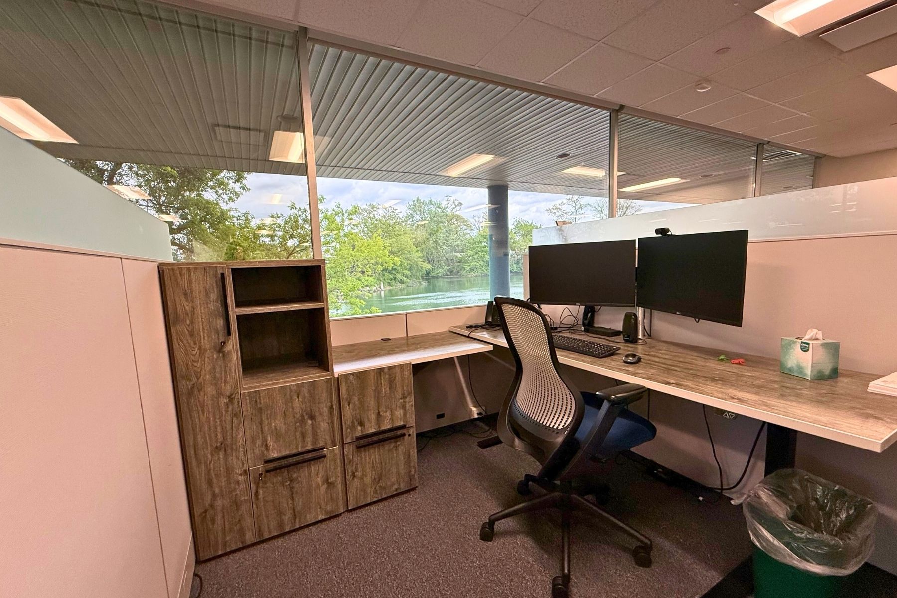 19 Electric Sit/Stand Desks Available From Tenant 19 Electric Sit/Stand Desks Available From Tenant