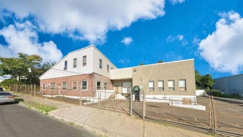 9,506 SF Industrial Building on 0.5 acres for Sale or Lease