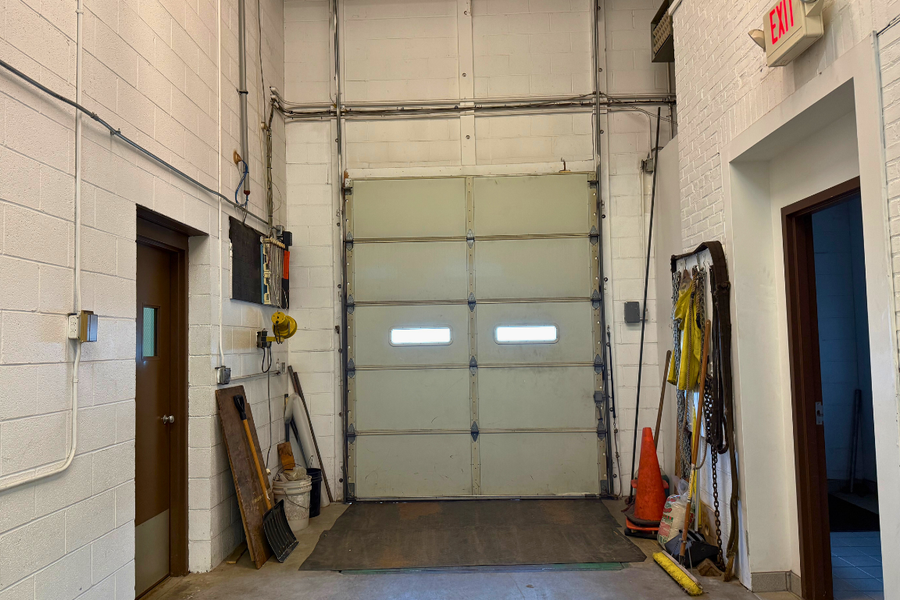 8' W x 10' H Loading Dock with leveler 8' W x 10' H Loading Dock with leveler