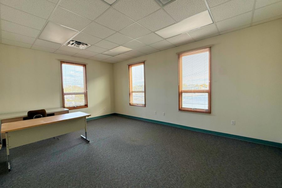 Second Floor Air Conditioned Private Office Second Floor Air Conditioned Private Office