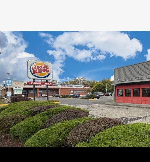 Pershing Drive Retail Shopping Center Sells for $8.1 Million in Ansonia, CT