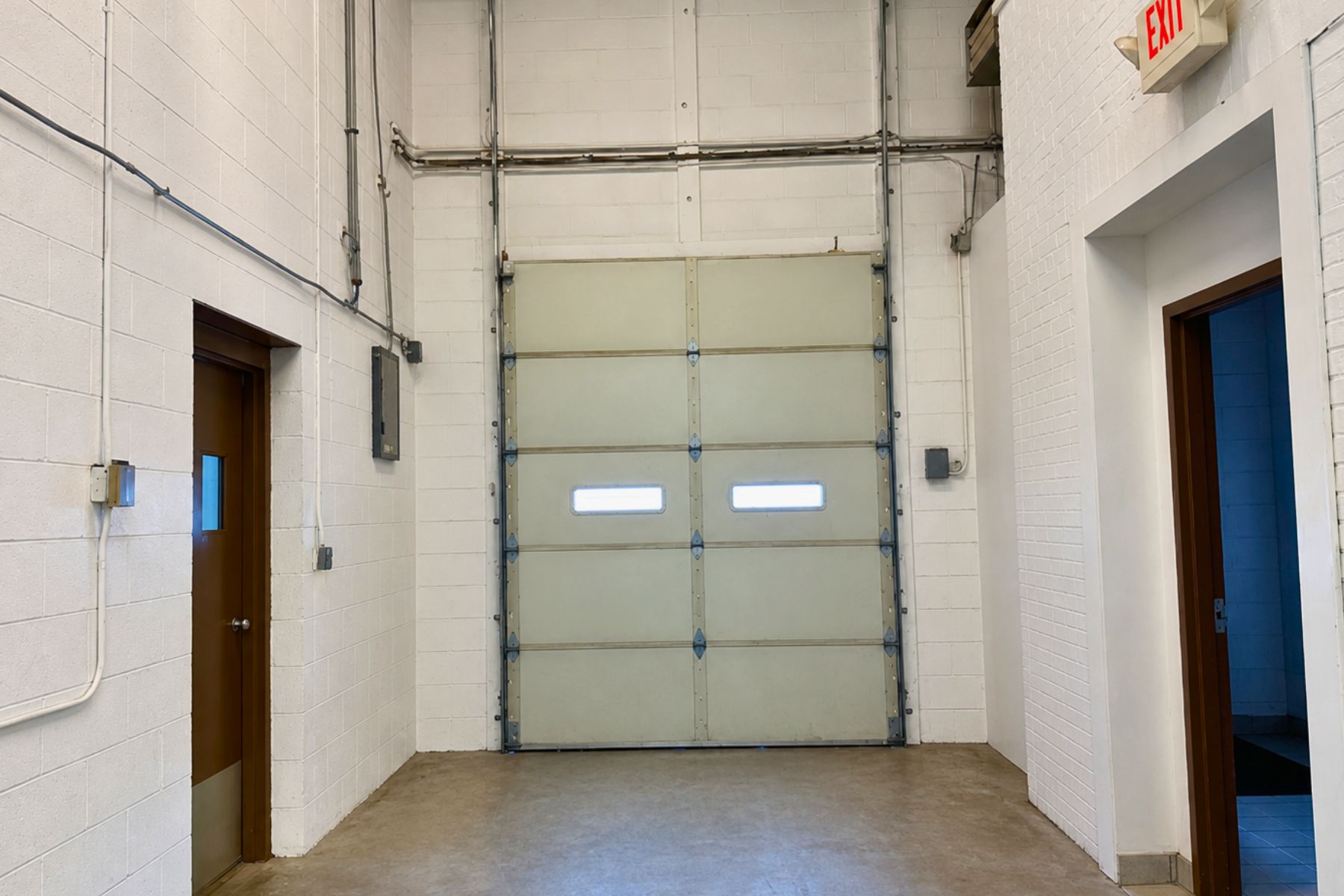 8' W x 10' H Loading Dock with Leveler 8' W x 10' H Loading Dock with Leveler