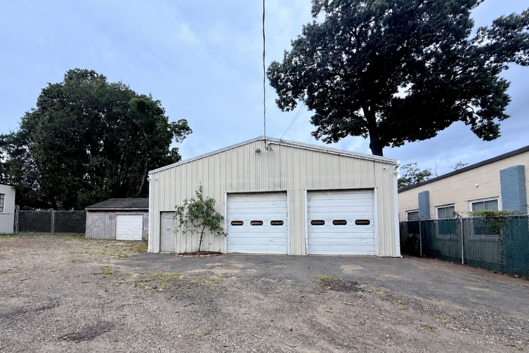 1,200 SF Contractor Building and Secure Fenced Lot on 0.22 Acres 1,200 SF Contractor Building and Secure Fenced Lot on 0.22 Acres